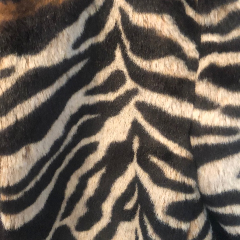Banana Republic Faux Fur Jacket - Picture 6 of 6